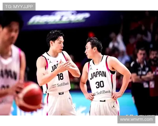 中国男篮迎战强敌拼搏精神十足 力争晋级世界大赛四强 中国男篮迎战强敌拼搏精神十足 力争晋级世界大赛四强